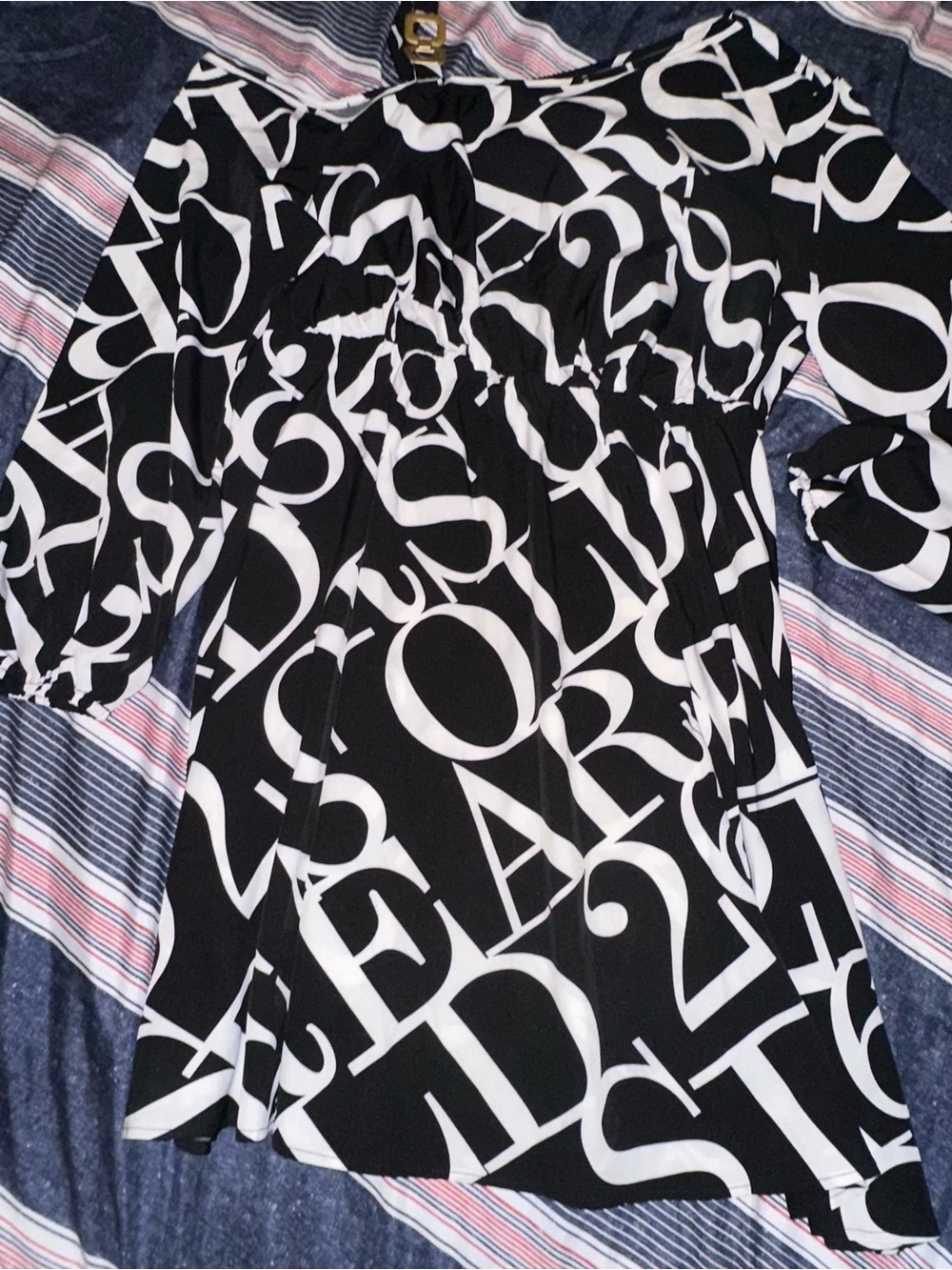 #85 SHEIN Black & White Graphic Lettering Women's Long Sleeve Dress Top